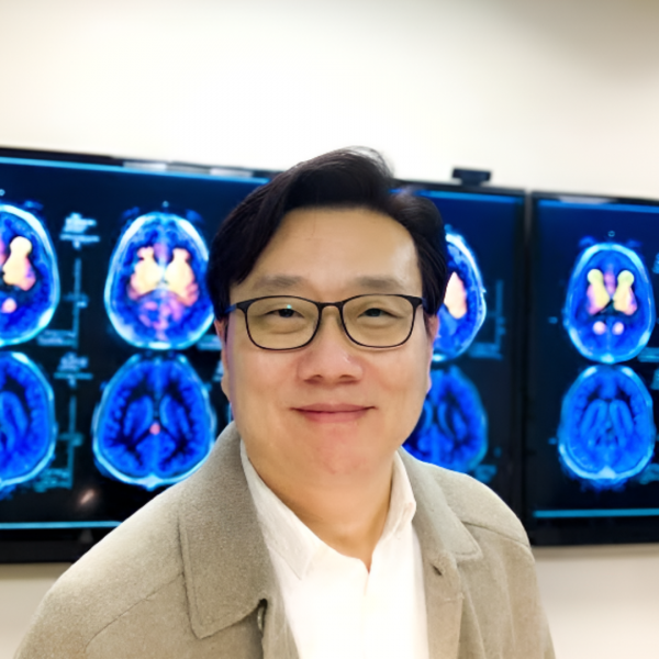 "어쩌면 인류의 마지막 코딩 책이 될지도 모르겠네요."- 의료 AI 연구자, 조태호 저자의 『혼공 바이브 코딩』 집필 에피소드